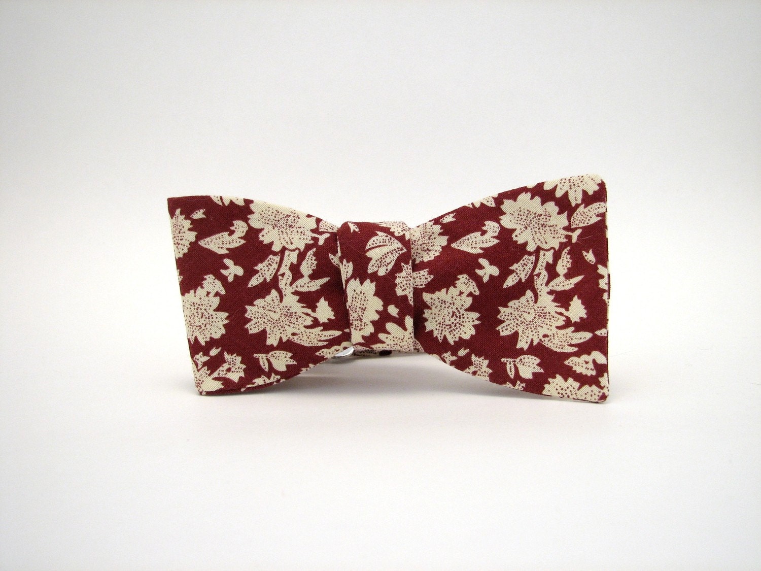 The Curator - Freestyle Red & White Bow Tie