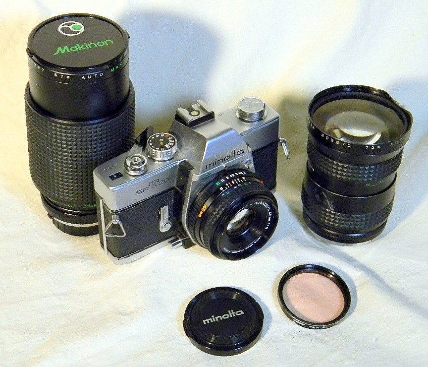 Minolta SR-T 201 35 mm Camera 80-200 Zoom and 28-80 Zoom