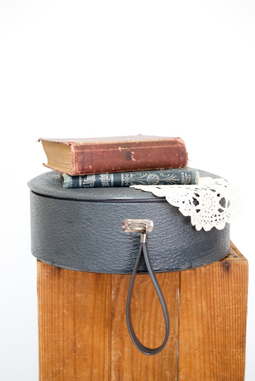 Vintage Hat Box Suitcase / Photo Prop / Storage Solution