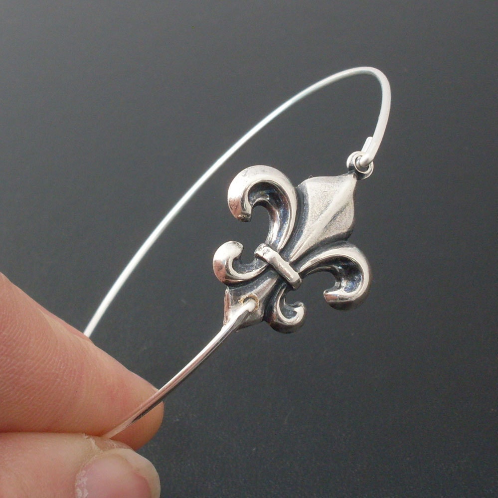 Fleur de Lis Bangle Bracelet, Silver Bangle Bracelet, French Jewelry, French Bangle Bracelet, Paris, Lily Flower, Fleur de Lis Jewelry