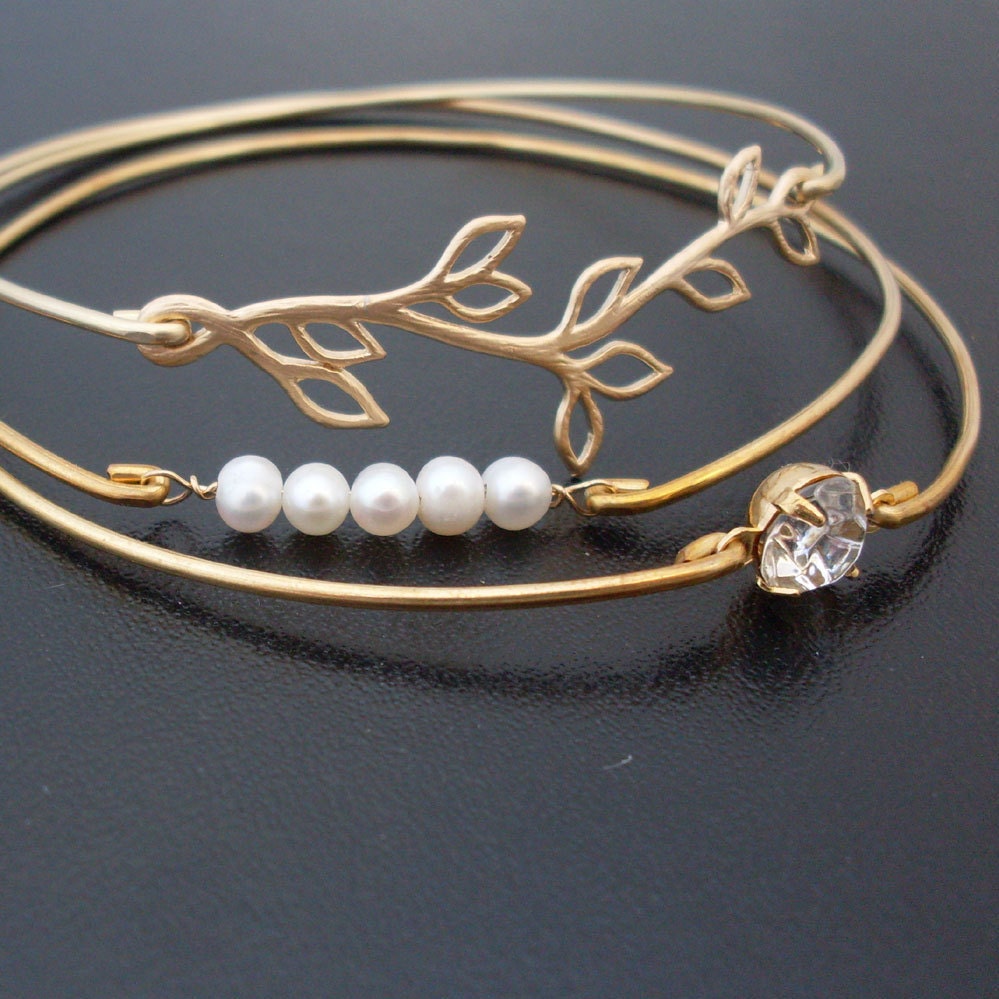 Romantic Wedding Bangle Bracelet Set, Pearl and Gold Bridal Jewelry, Gold Bridal Bracelet, Gold Wedding Bracelet, Gold Wedding Jewelry