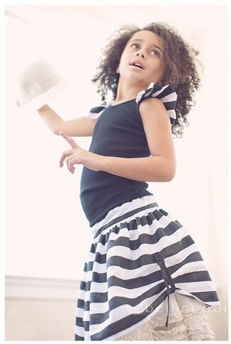 Peaseblossom bustle skirt in black and white stripe