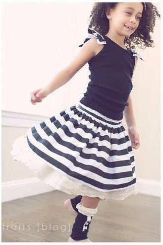 Peaseblossom bustle skirt in black and white stripe