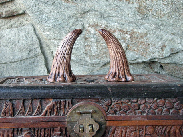 Dragon  Horns - Natural - Set of 2 - Flat Base - For Crafts or Helmets