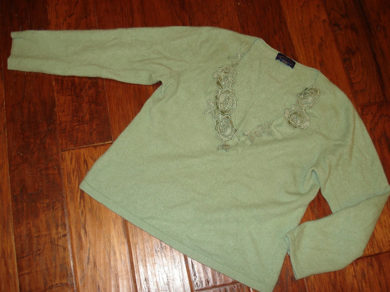 Embellished restyled cashmere sweater moss green SOFT recycled XL