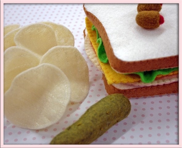 Felt Sandwich Lunch - Waldorf Inspired Felt Playfood Accessory for Imaginative Play - Lunchmeat/Coldcut Sandwich