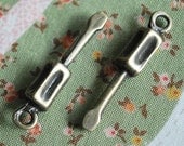 10 ITEMS - Big screwdriver brass charm - Carpenter Set - pendant - Antique looking -