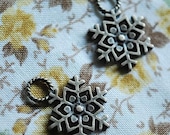 Snowflake brass charm - 10 Items - pendant - Antique looking