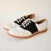 shoes 6 / 50s shoes /vintage shoes / saddle shoes / leather shoes / black and white shoes / miss flings / vintage shoes size 6 / 1950s shoe