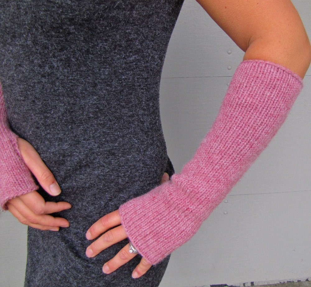 Pattern for the long delicate knit fingerless glove sleeves