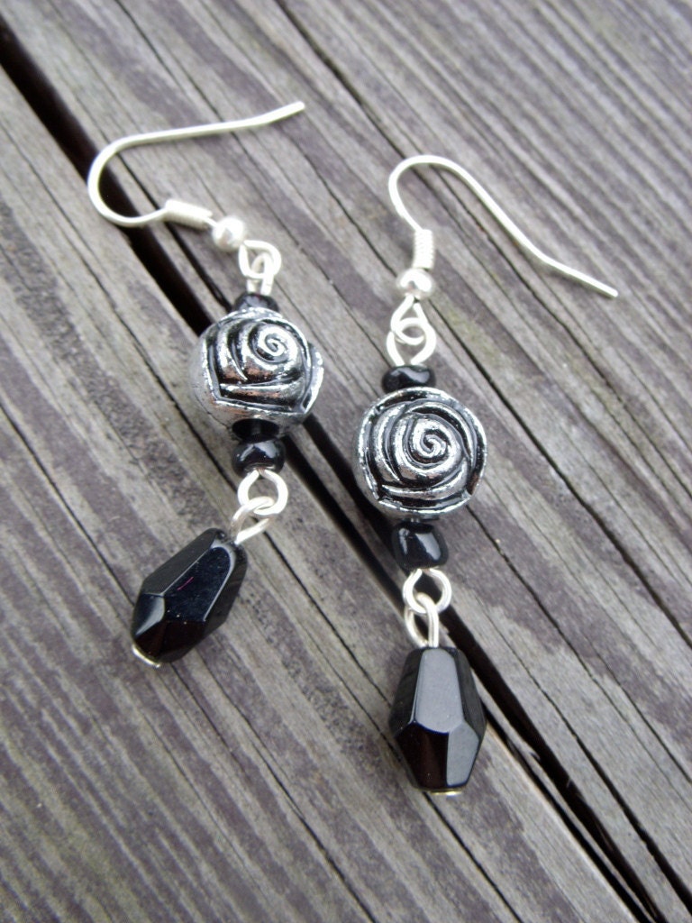 victorian dandy gothic lolita halloween roses earrings gray black silver vampire blood dark gothic