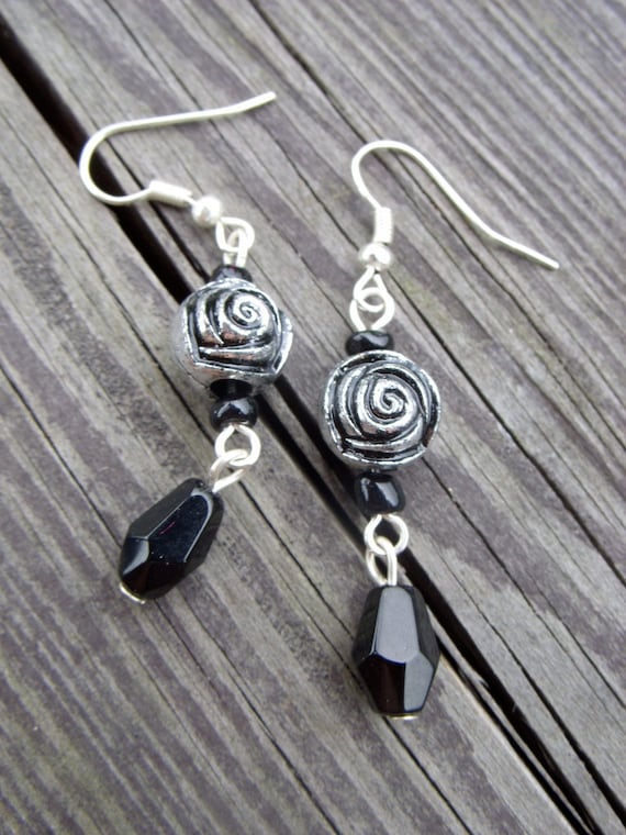 victorian dandy gothic lolita halloween roses earrings gray black silver vampire blood dark gothic