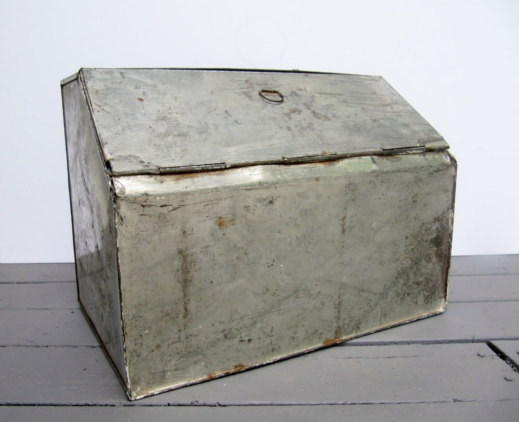 Unique Metal Shabby Chippy Farmhouse Industrial Bin