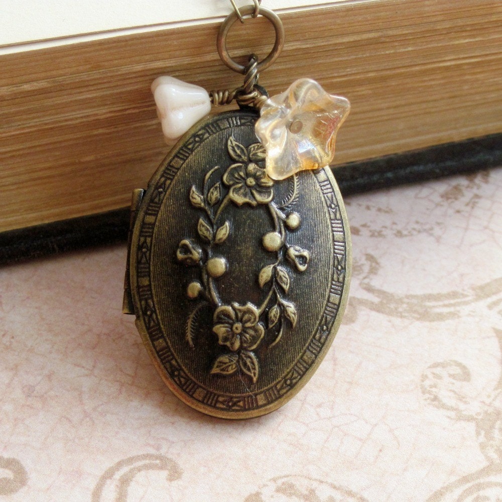 Bird and Locket Necklace Floral Locket Necklace Flower Necklace Oval Locket Bird Necklace Nature Jewelry  - Woodland Rose