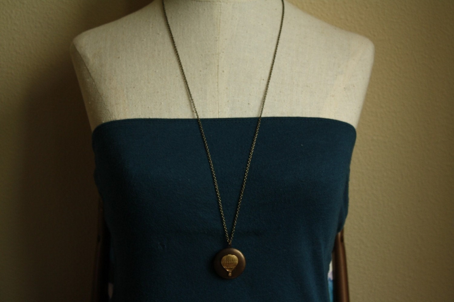 Vintage Hot Air Balloon Locket, Air Balloon Pendant, Unique Necklace, Long Pendant Necklaces, Dark Chain, Two Tone Metal Jewelry
