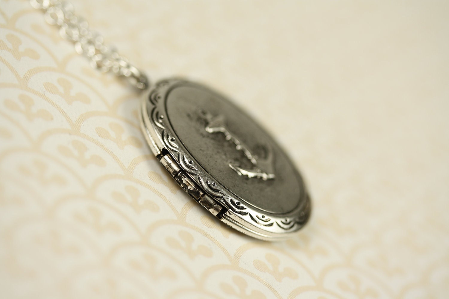 Silver Plated Sailor Locket, Vintage Nautical Photo Pendant, Simple Jewelry, Long Anchor Necklace, Oval Shape, Sterling Chain