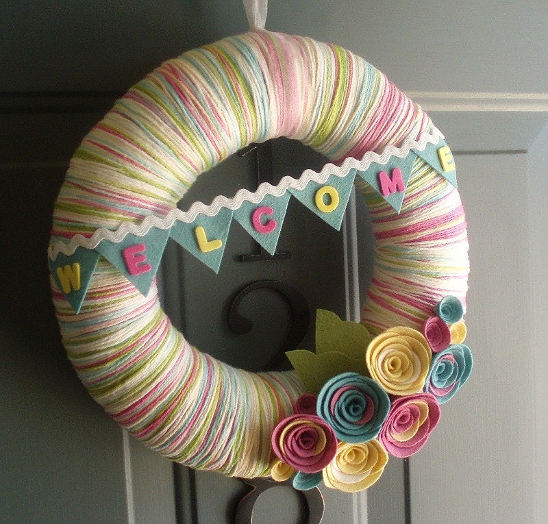 Yarn Wreath Felt Handmade Door Decoration - Sweet Greetings 12in