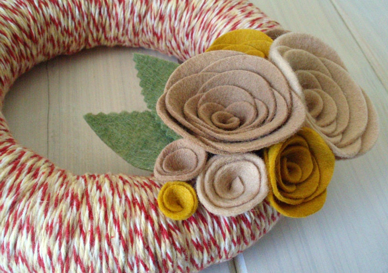 Yarn Wreath Felt Handmade Door Decoration - Tan and Red 8in
