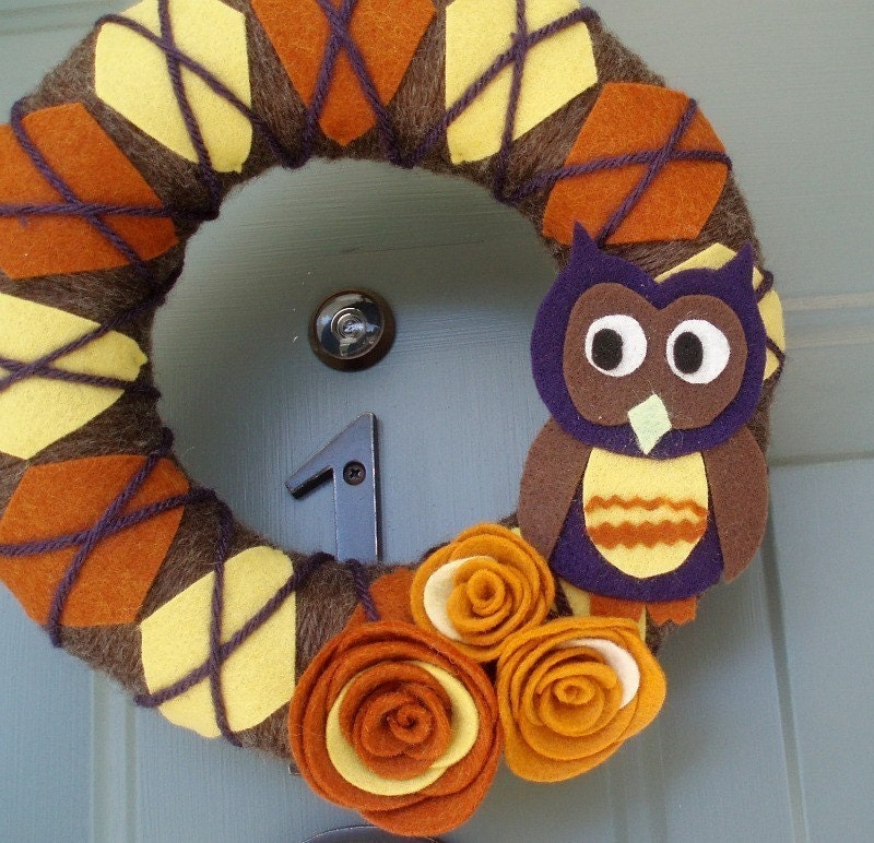 Yarn Wreath Felt Handmade Door Decoration - Argyle Owl 8in
