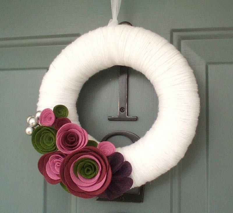 Yarn Wreath Felt Handmade Door Decoration - Violet Garden 8in