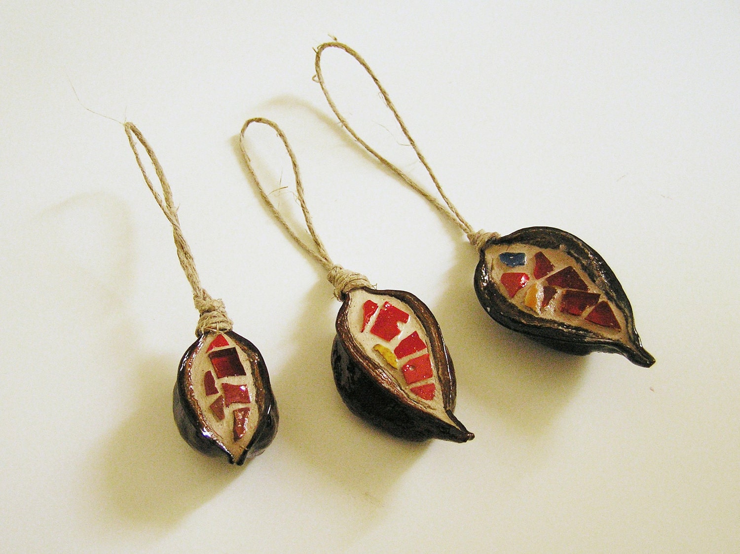 ornaments - mosaic handmade in 3 natural pods - Christmas Tree and House decoration red tiles