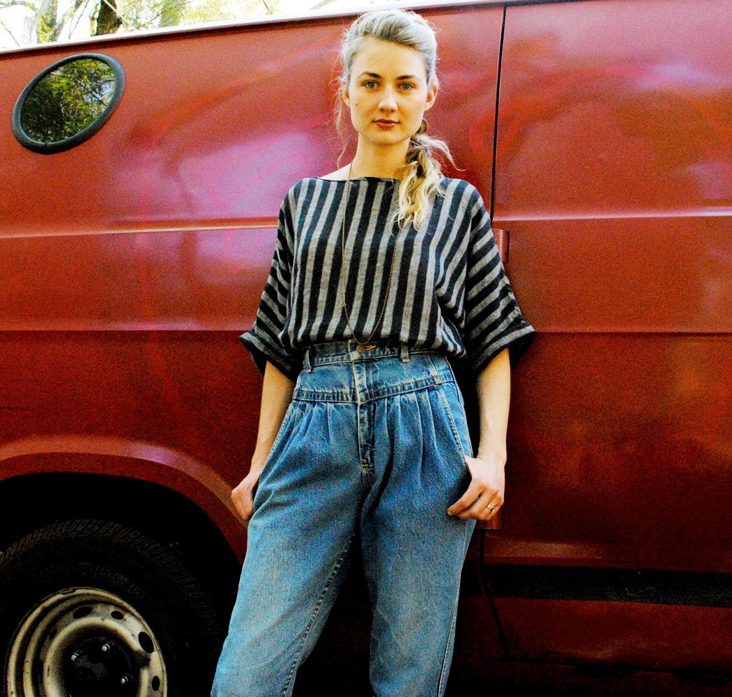 Vintage Lee High Waisted Distressed Blue Denim Mom Jeans size Small