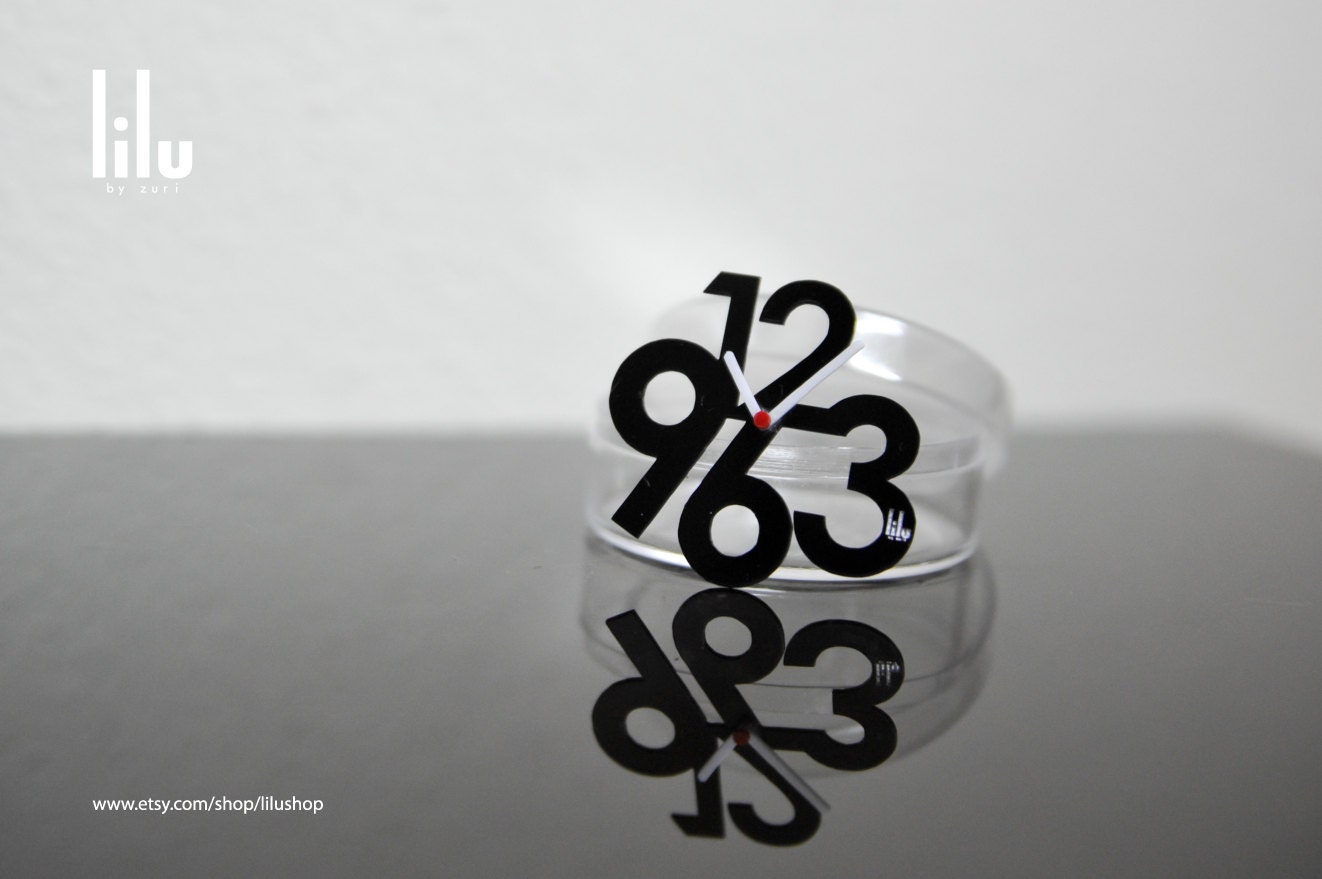 Modern Design Black Clock Miniature for Dollhouse, Blythe, Lati, Puki