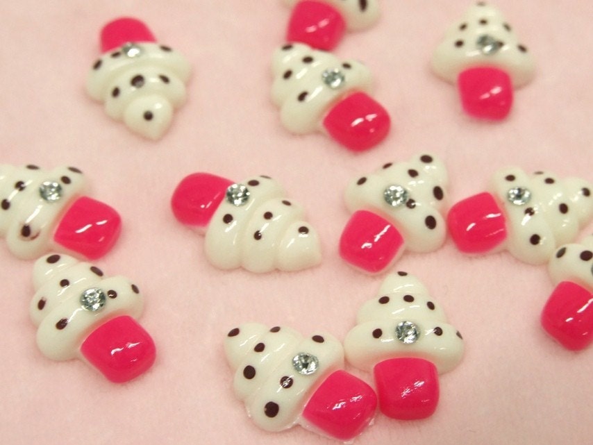 20 pcs. Pink Softcream Cabochon - 10 mm