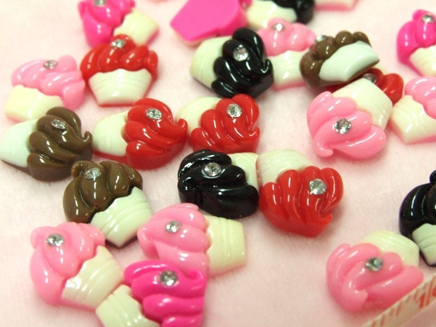 20 pcs. Yummy Cup Cake Cabochon - 12 mm