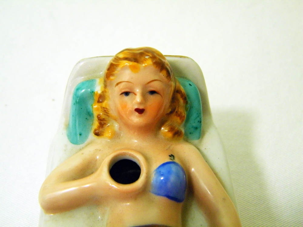 Art Deco Vintage Ashtray Pin Up Girlie with Moving Legs & Nodding Fan