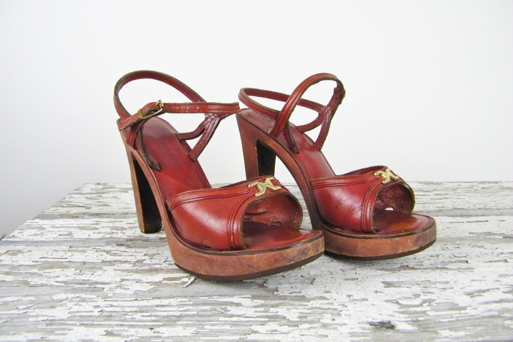 1970s platforms / 70s wood platforms / Bare Traps Cut Out Open Toe Heels