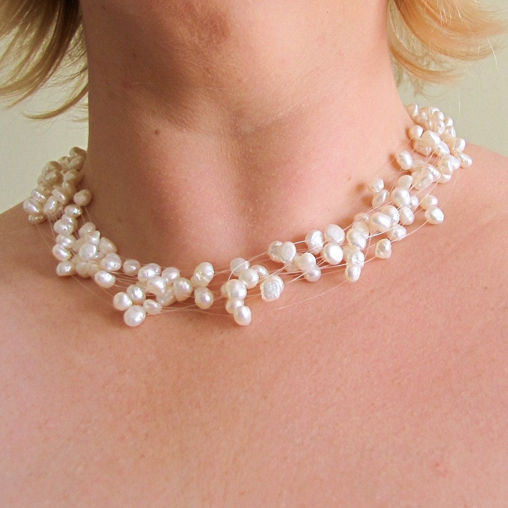 Venice - white floating pearl necklace
