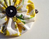 Yellow Daisies Eco Friendly Yo-yo Snap Clip for Toddlers through Adults