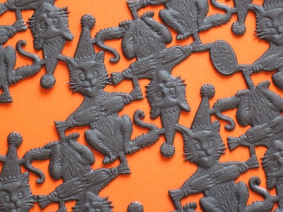 Icing On The Cake german dresden halloween cats in flat black