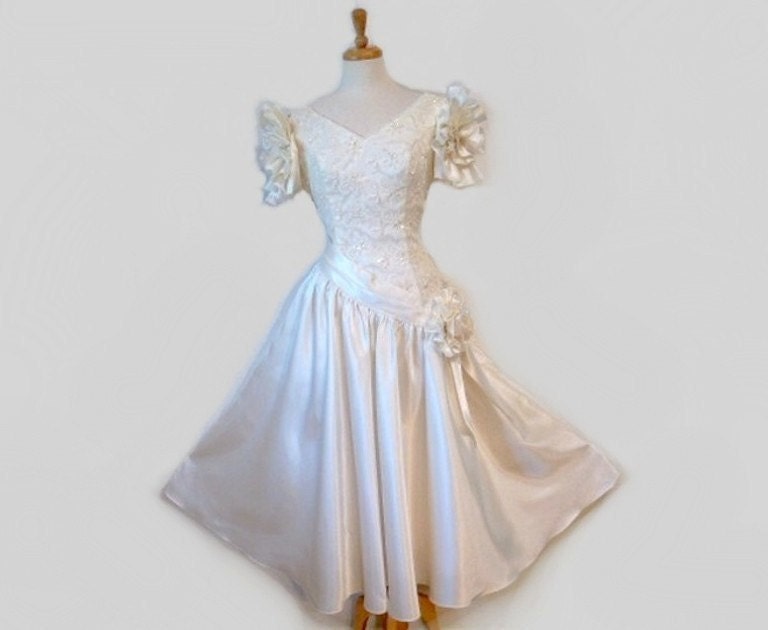 SALE Vintage 1950s Wedding Dress Bonny White Lace Sweetheart Bust Pearls Sequins Full Circle-Skirt