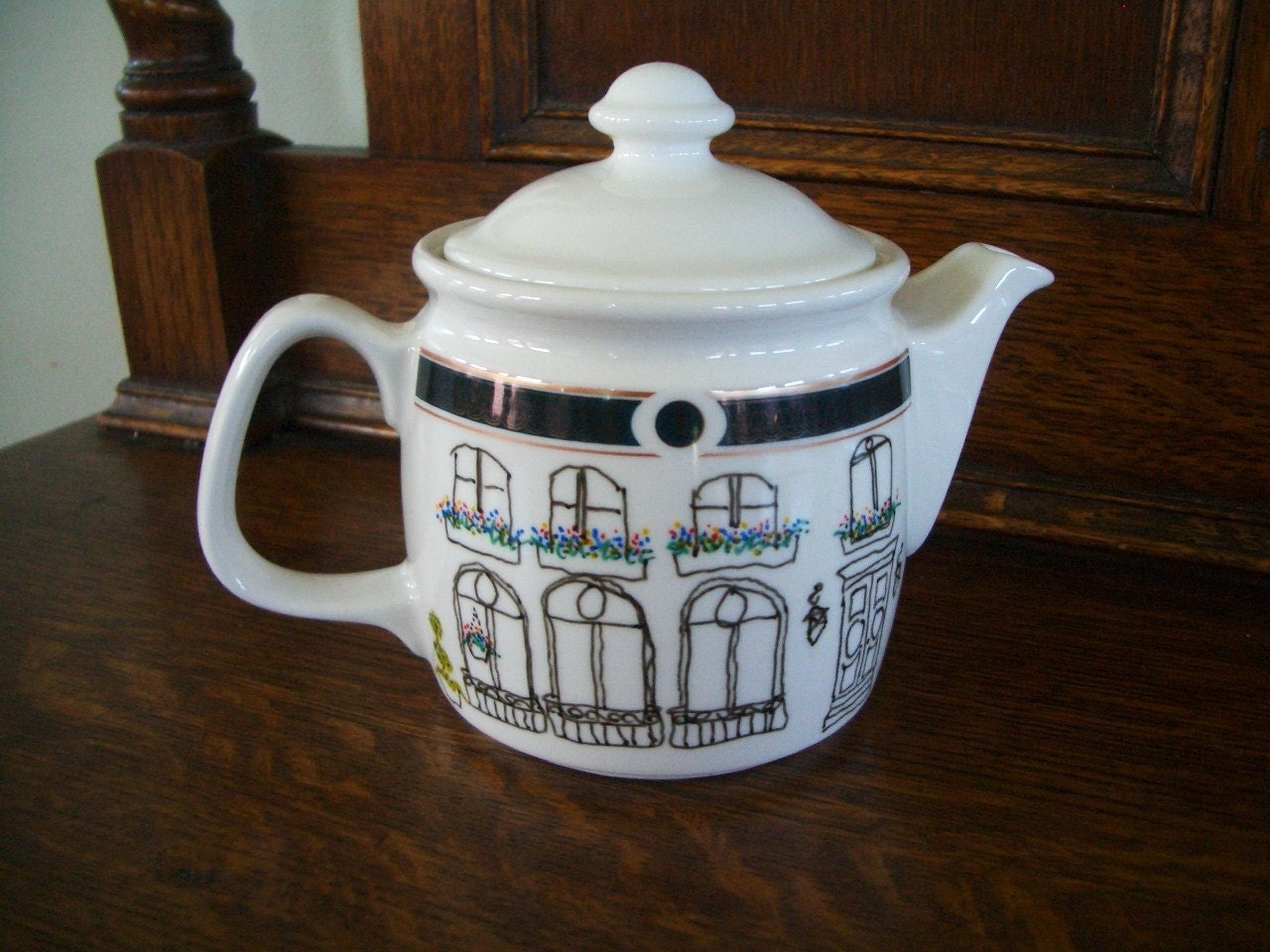 Teapot- Brownstone or country cottage