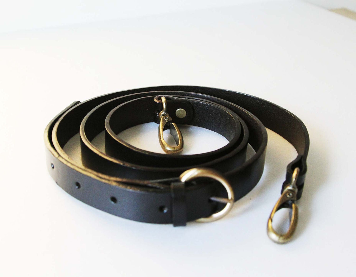 Adjustable leather strap in Black  