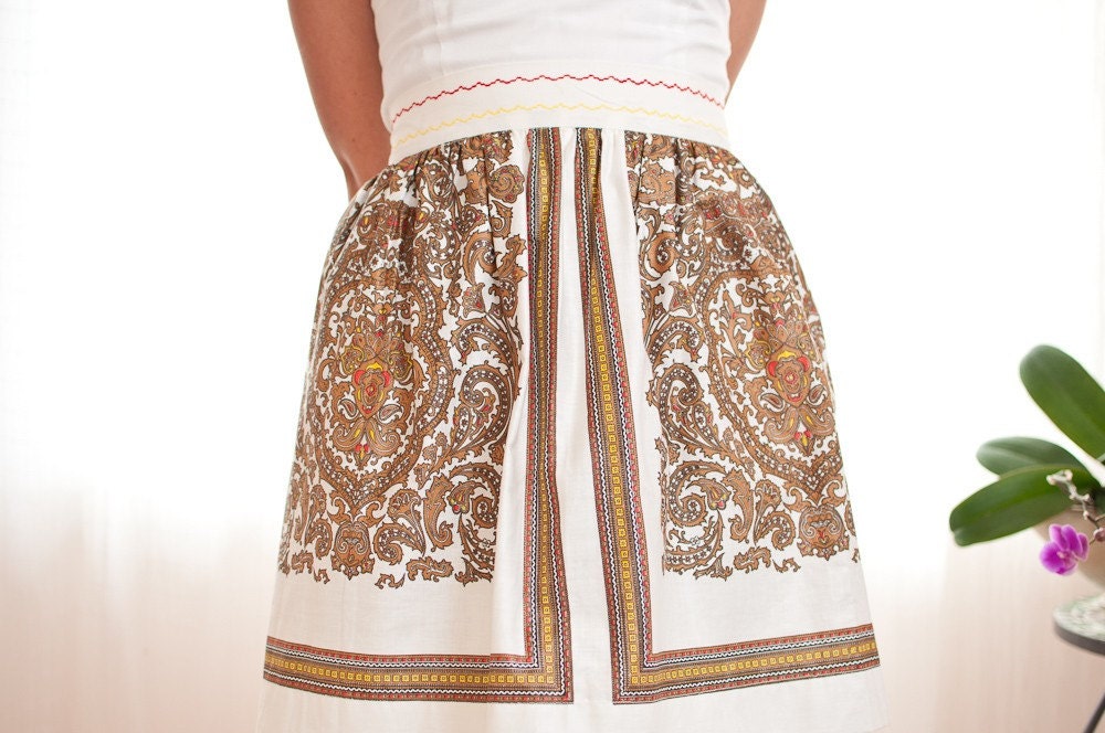 Vintage White Cotton Half Apron with Intricate Decorative Print
