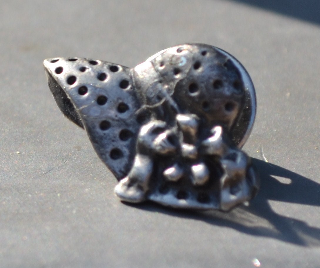 Vintage Bonnet Tack  Pin