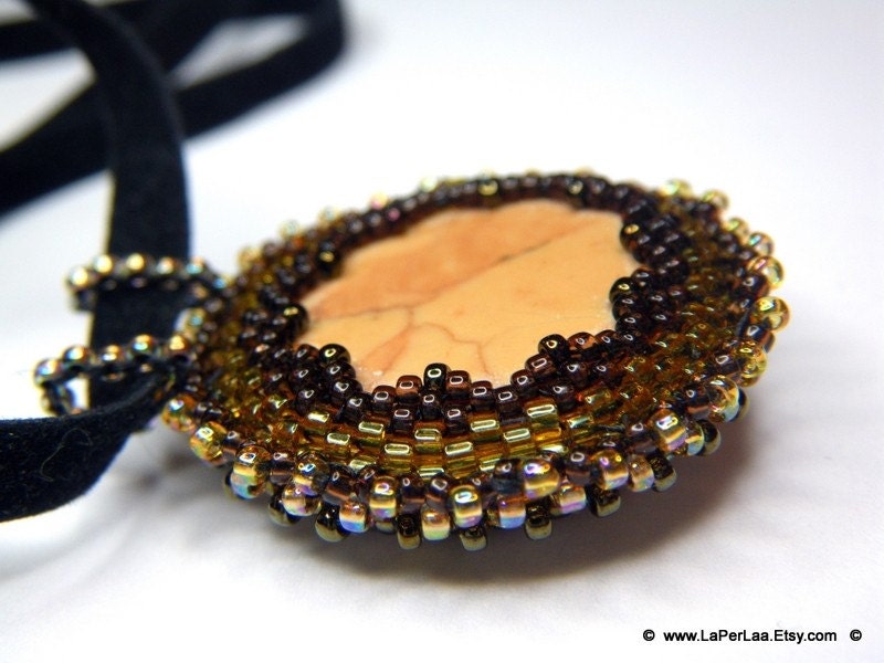 CAPPUCCINO- beaded pendant with natural sea beach pebble from the roman beach of ostia (double face)