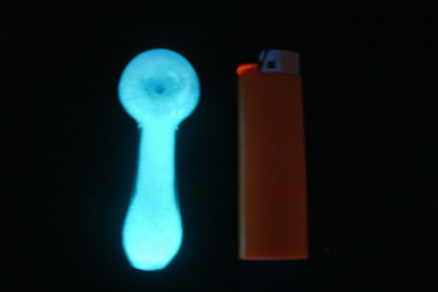 Glow in the Dark Pyrex, Glass Pipe