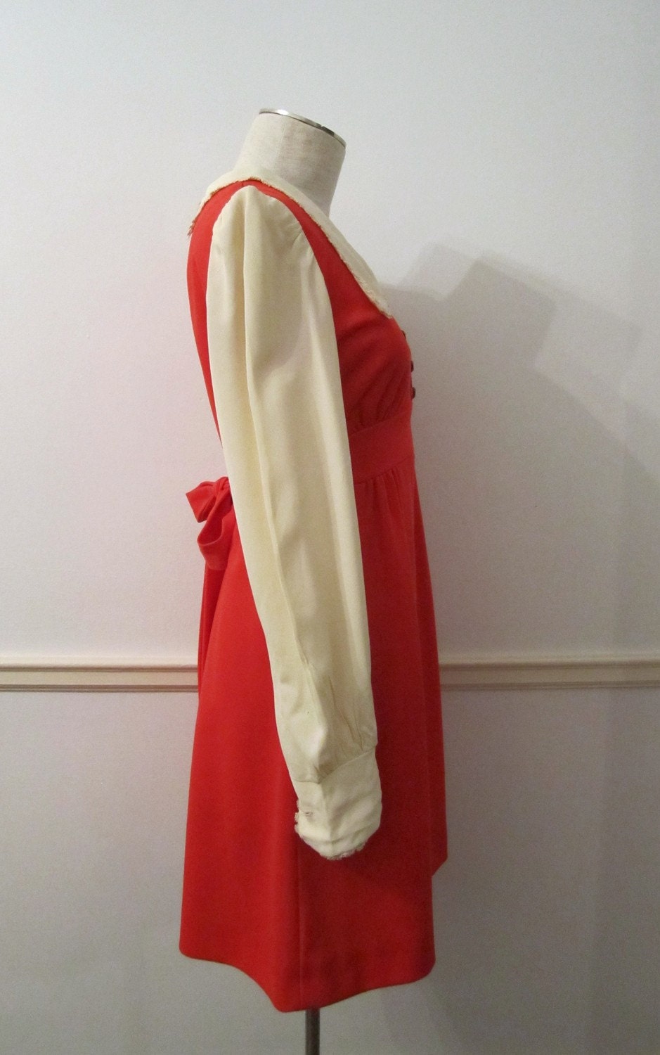 RESERVED FOR KAROLINEMADSEN Red 70s Dress with Cream Collar and Cute Details-Medium