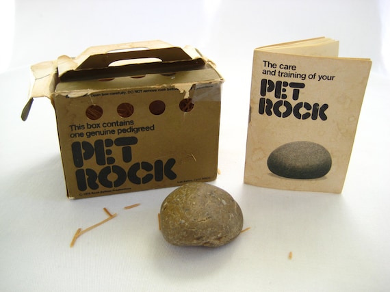 Vintage 1975 Pet Rock Genuine Pedigreed by fluffie on Etsy