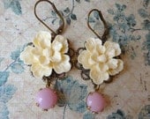 Cream and Pink Flower Earrings. Vintage-Inspired Flower Earrings