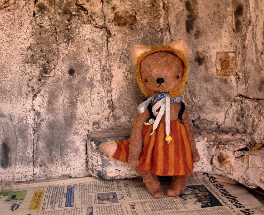 9 inch Vintage style Collectable Artist Handmade Teddy Bear Playing the Fox by Sasha Pokrass