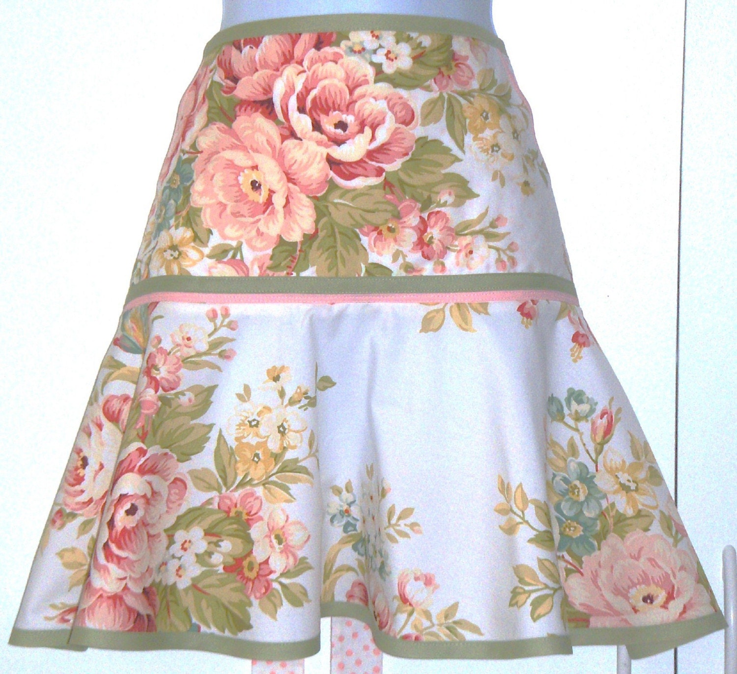 Romantic Chic Half Apron