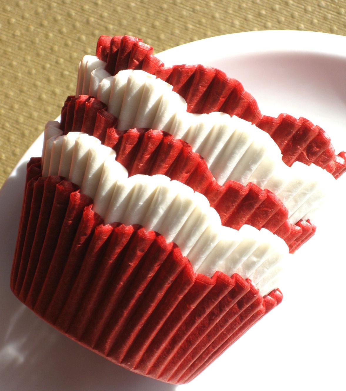White - Red Scallop Cupcake Liners, Baking Cups (50)
