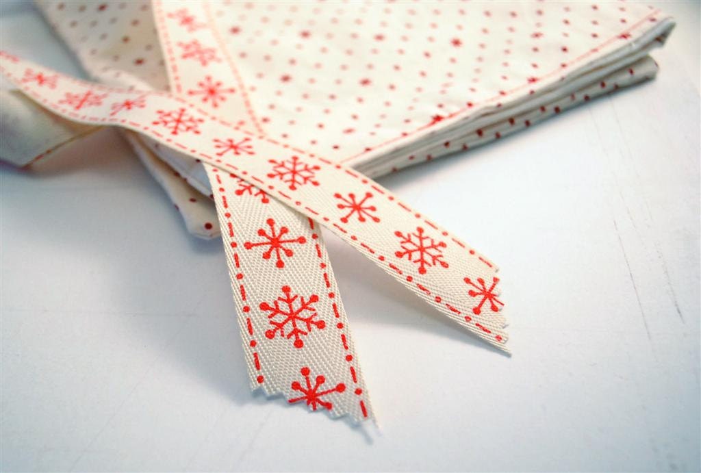 Redwork Snowflake WINE BOTTLE COZY - reusable holiday gift bag