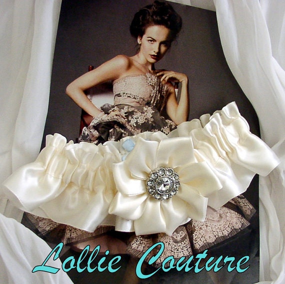 Wedding Garter Set with vintage technique centerpiece - toss included with this Bridal Garter set