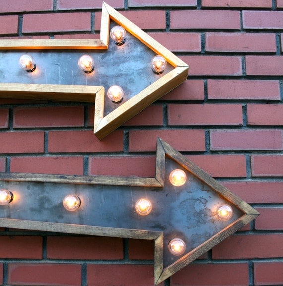 Arrow Marquee Light // Small